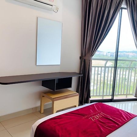 Marina Heights Hotel Residences Lumut Kültér fotó