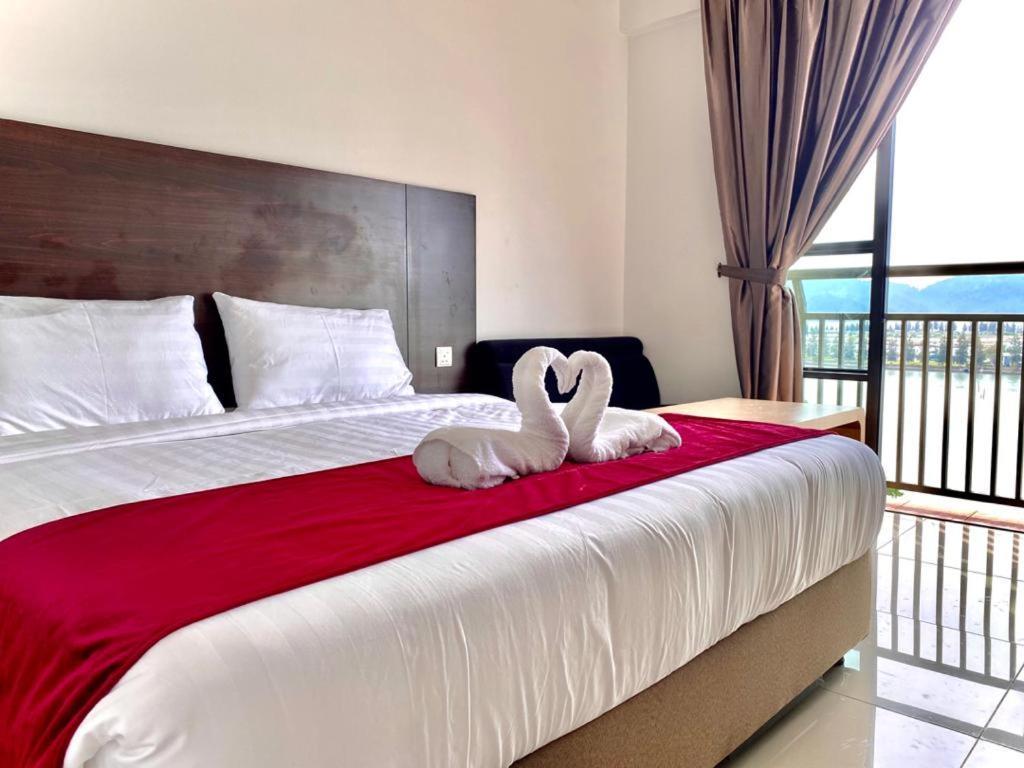 Marina Heights Hotel Residences Lumut Kültér fotó