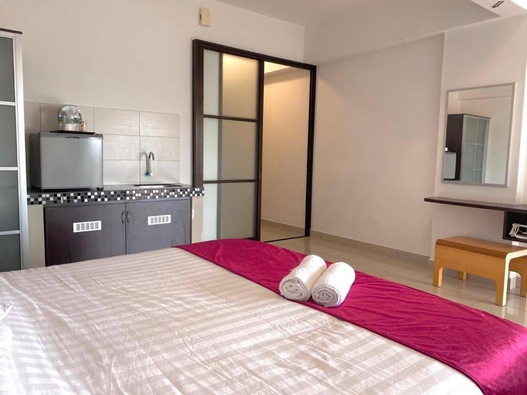 Marina Heights Hotel Residences Lumut Kültér fotó