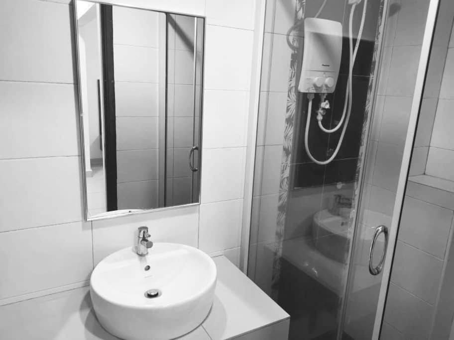 Marina Heights Hotel Residences Lumut Kültér fotó