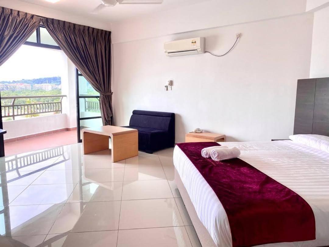 Marina Heights Hotel Residences Lumut Kültér fotó