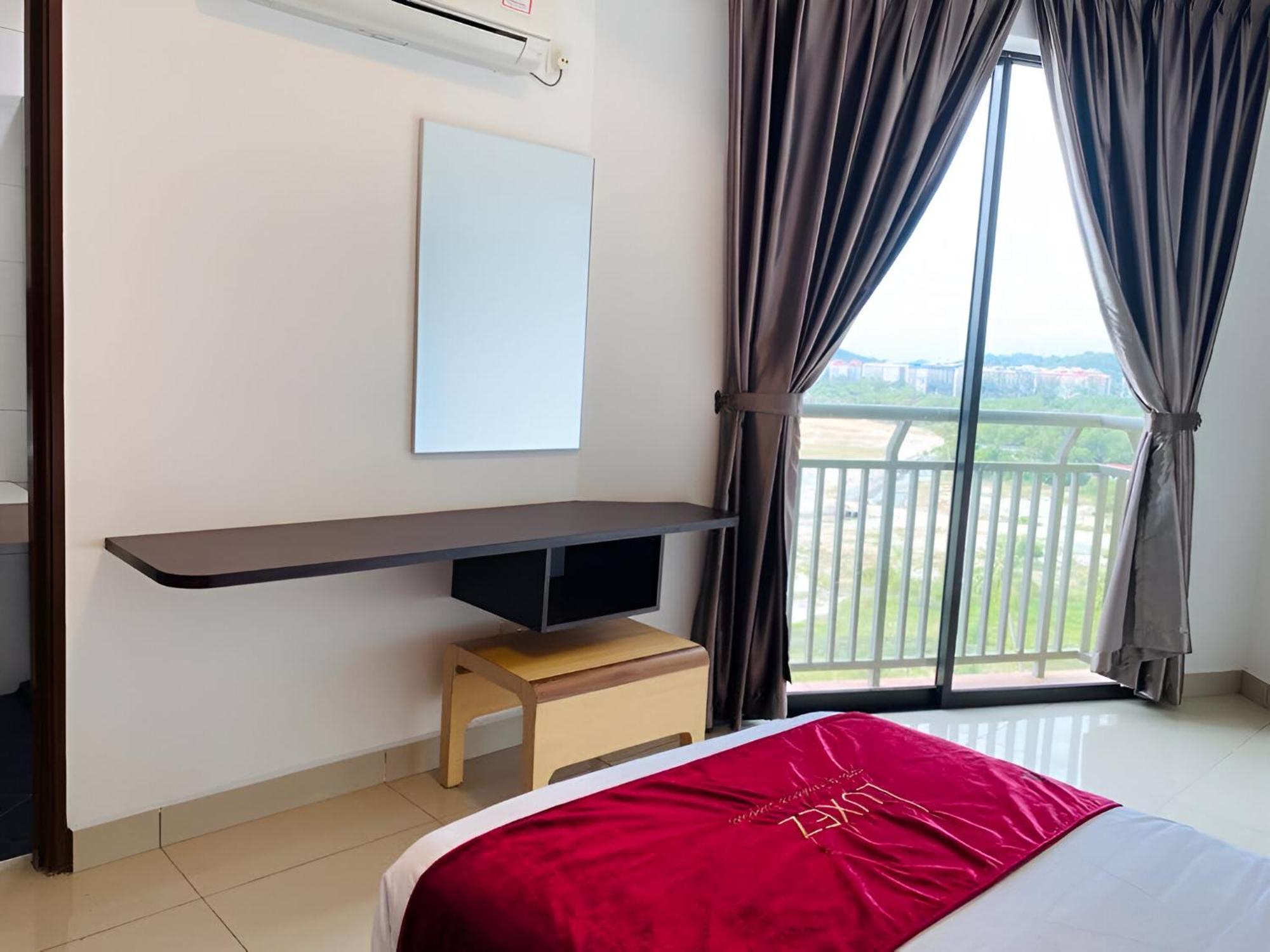 Marina Heights Hotel Residences Lumut Kültér fotó